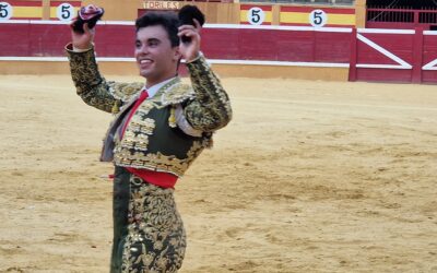 Victor reçoit samedi 14 janvier le prix spécial de novillero de la feria de Tudela 2022